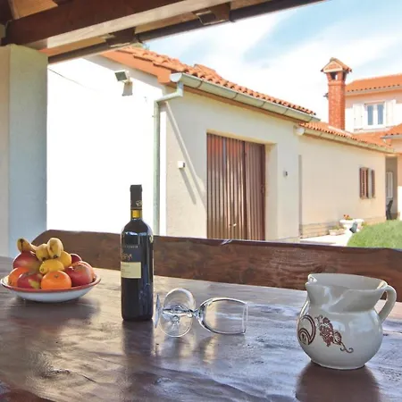 Lovely In With Kitchen Holiday home *