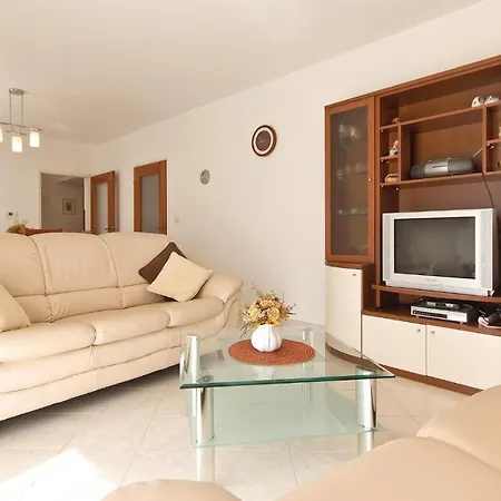 Holiday home Lovely In With Kitchen *
