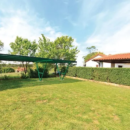 Lovely In With Kitchen Holiday home *