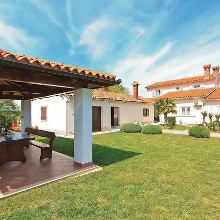 Lovely In With Kitchen Holiday home Hrboki